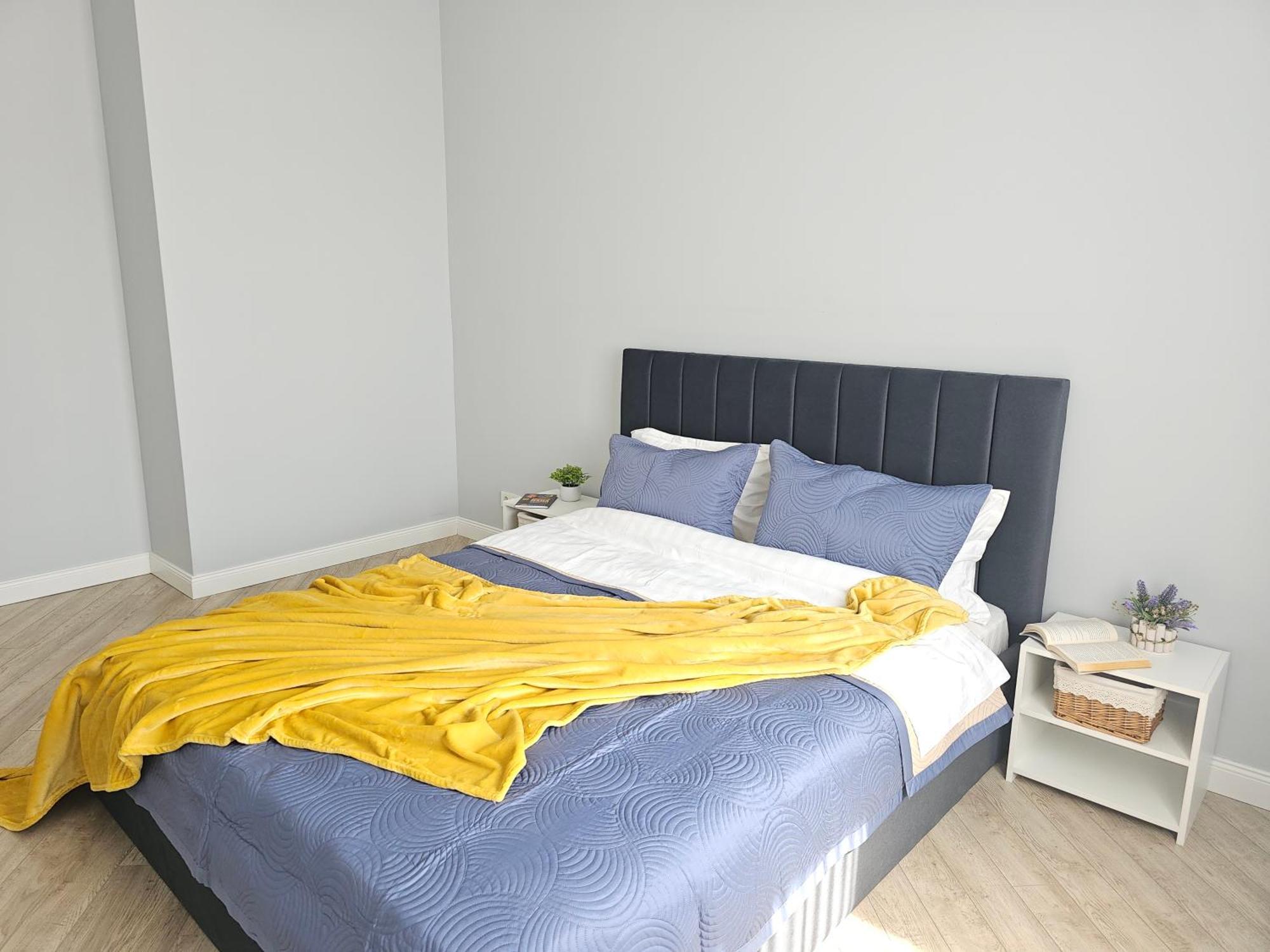 3 Room Gagarin Park Residential Complex Near Mega Shopping Mall Alma-Ata Buitenkant foto
