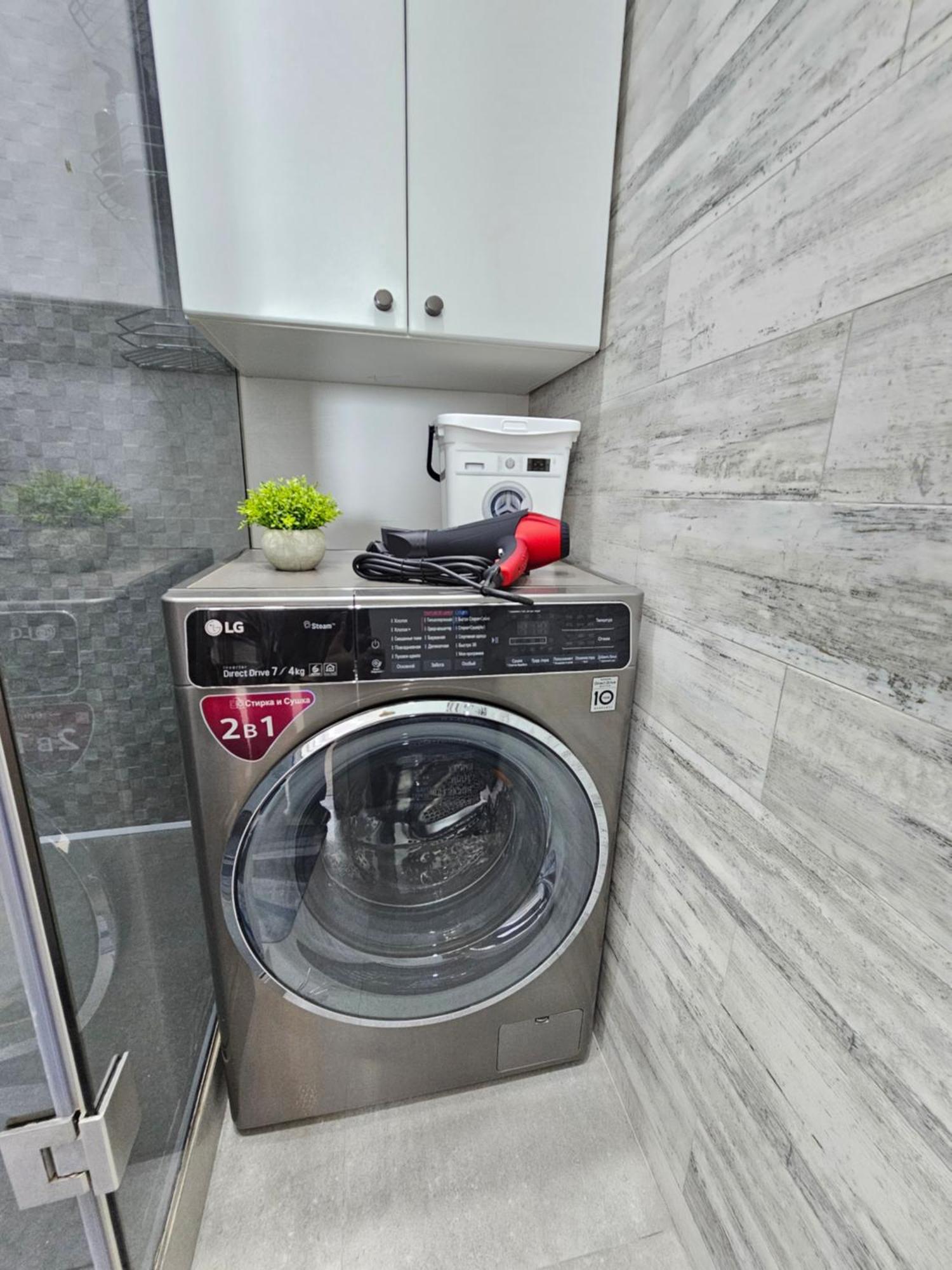 3 Room Gagarin Park Residential Complex Near Mega Shopping Mall Alma-Ata Buitenkant foto