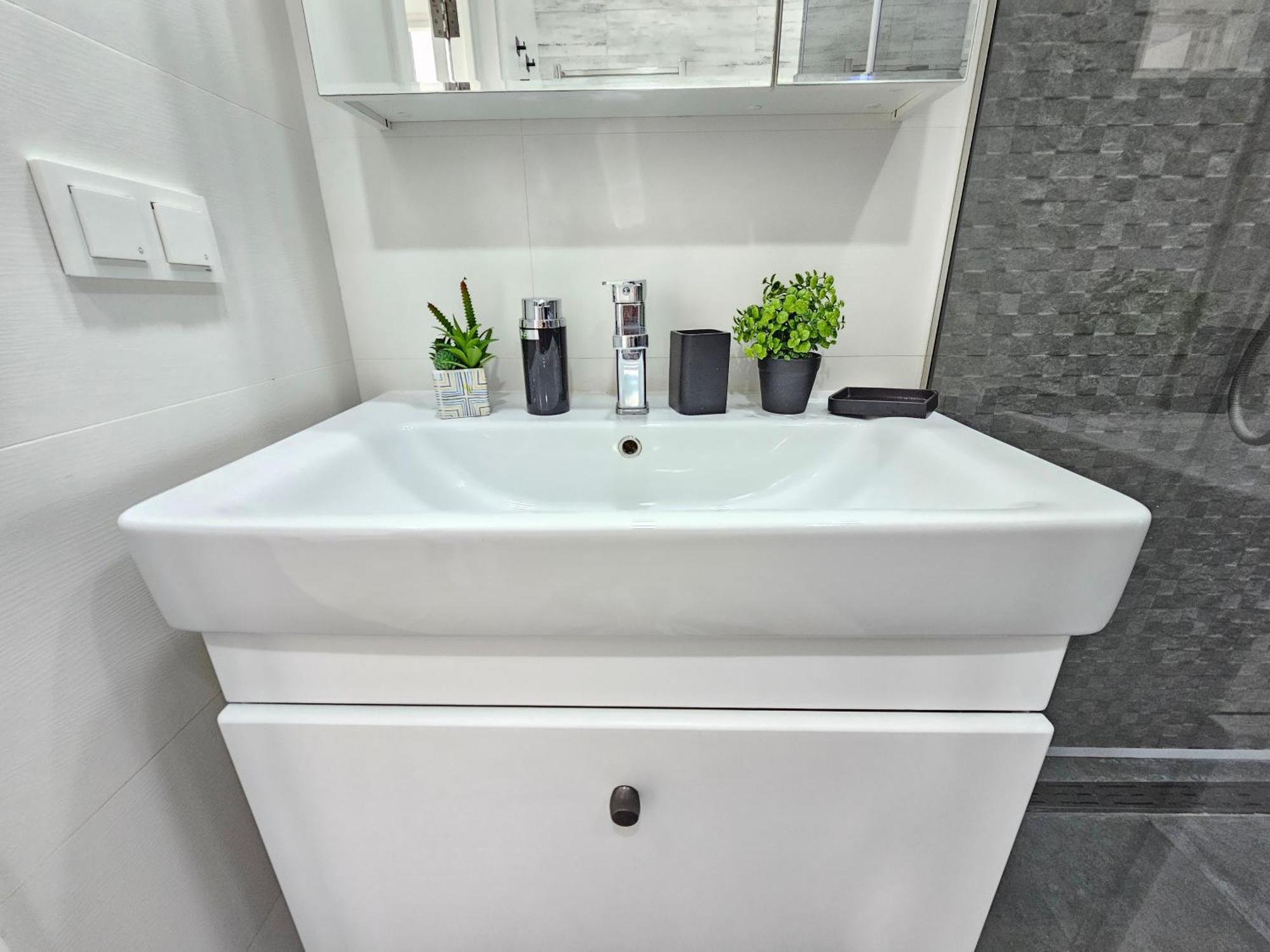 3 Room Gagarin Park Residential Complex Near Mega Shopping Mall Alma-Ata Buitenkant foto