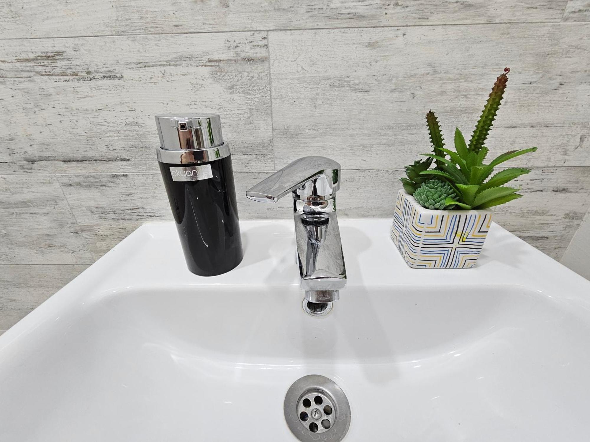 3 Room Gagarin Park Residential Complex Near Mega Shopping Mall Alma-Ata Buitenkant foto