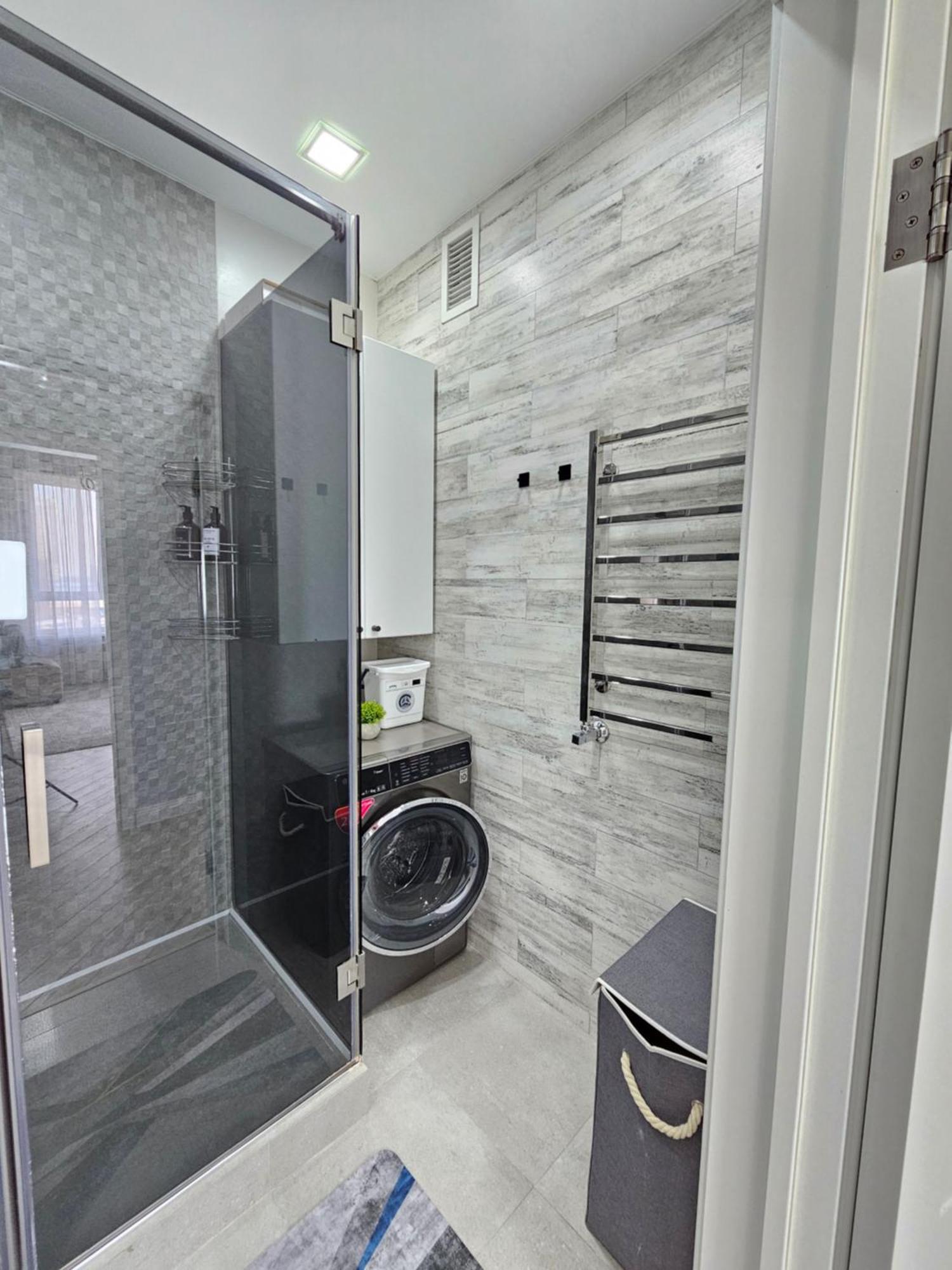 3 Room Gagarin Park Residential Complex Near Mega Shopping Mall Alma-Ata Buitenkant foto