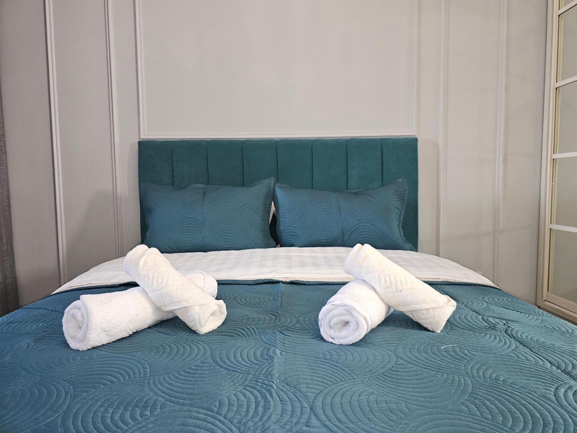 3 Room Gagarin Park Residential Complex Near Mega Shopping Mall Alma-Ata Buitenkant foto